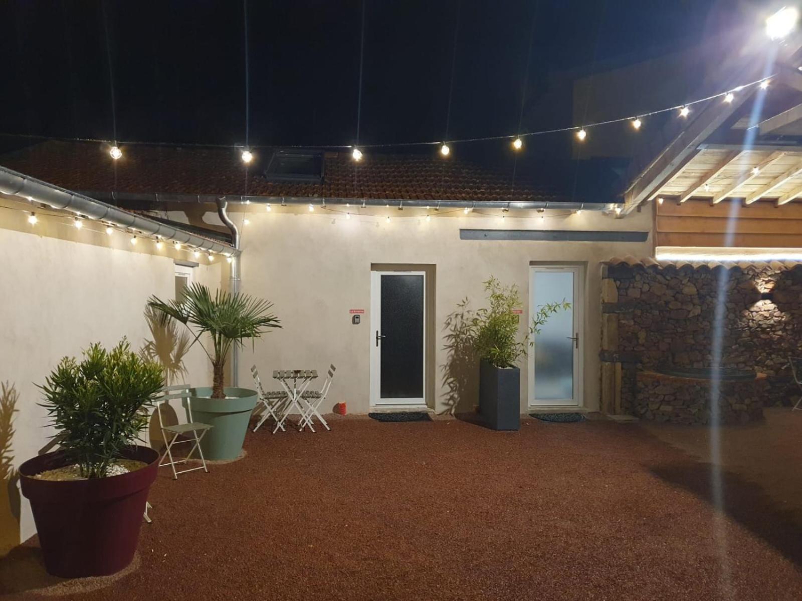 Le Boheme, Sauna & Spa Riorges エクステリア 写真