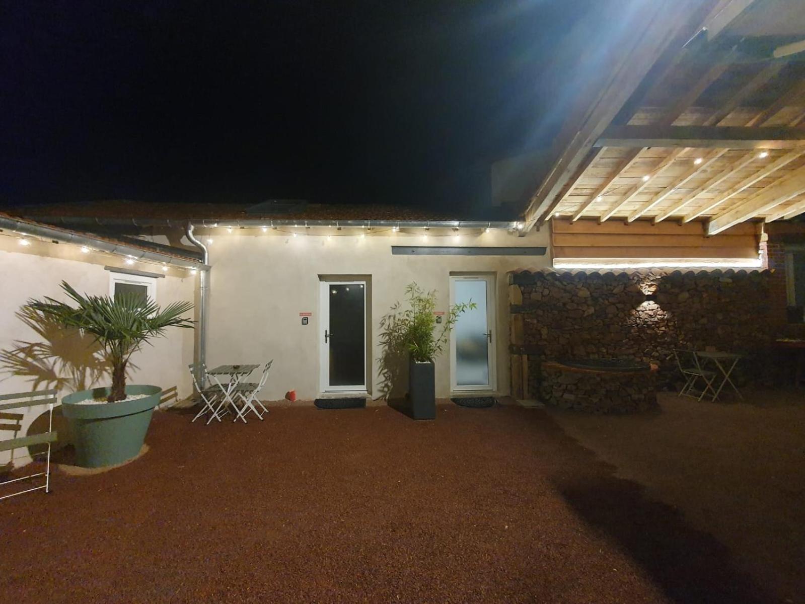 Le Boheme, Sauna & Spa Riorges エクステリア 写真